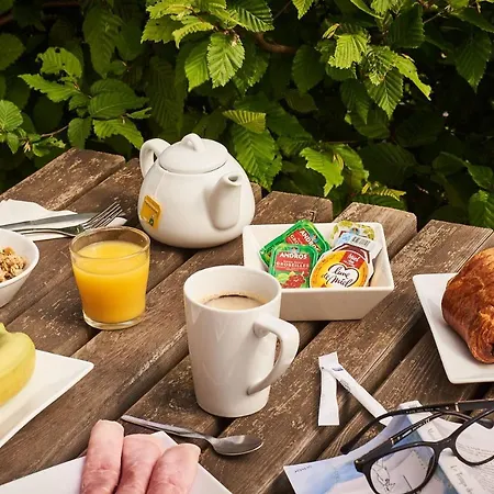 Отель Kyriad Rouen Sud - Val De Reuil 3*