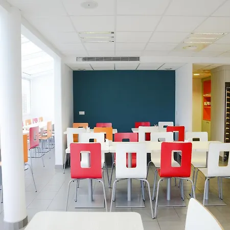 Отель Kyriad Rouen Sud - Val De Reuil 3*