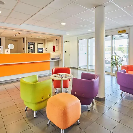 Kyriad Rouen Sud - Val De Reuil Отель 3*