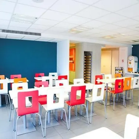 Hotel Kyriad Rouen Sud - Val De Reuil 3*