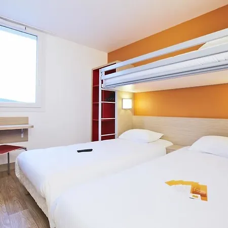 Отель Kyriad Rouen Sud - Val De Reuil Валь-де-Рёй