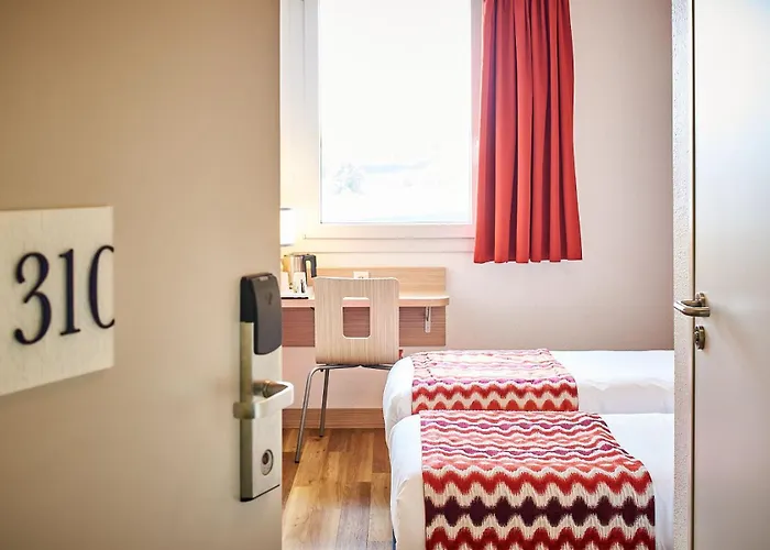 Hotel Kyriad Rouen Sud - Val De Reuil 3*