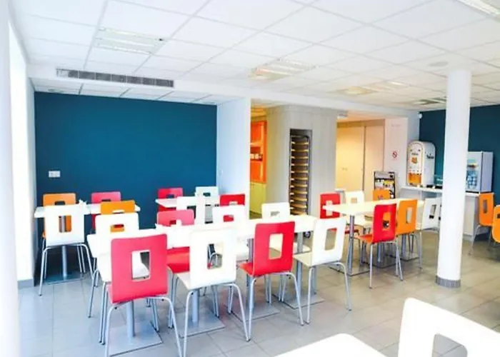 Hotel Kyriad Rouen Sud - Val De Reuil 3*